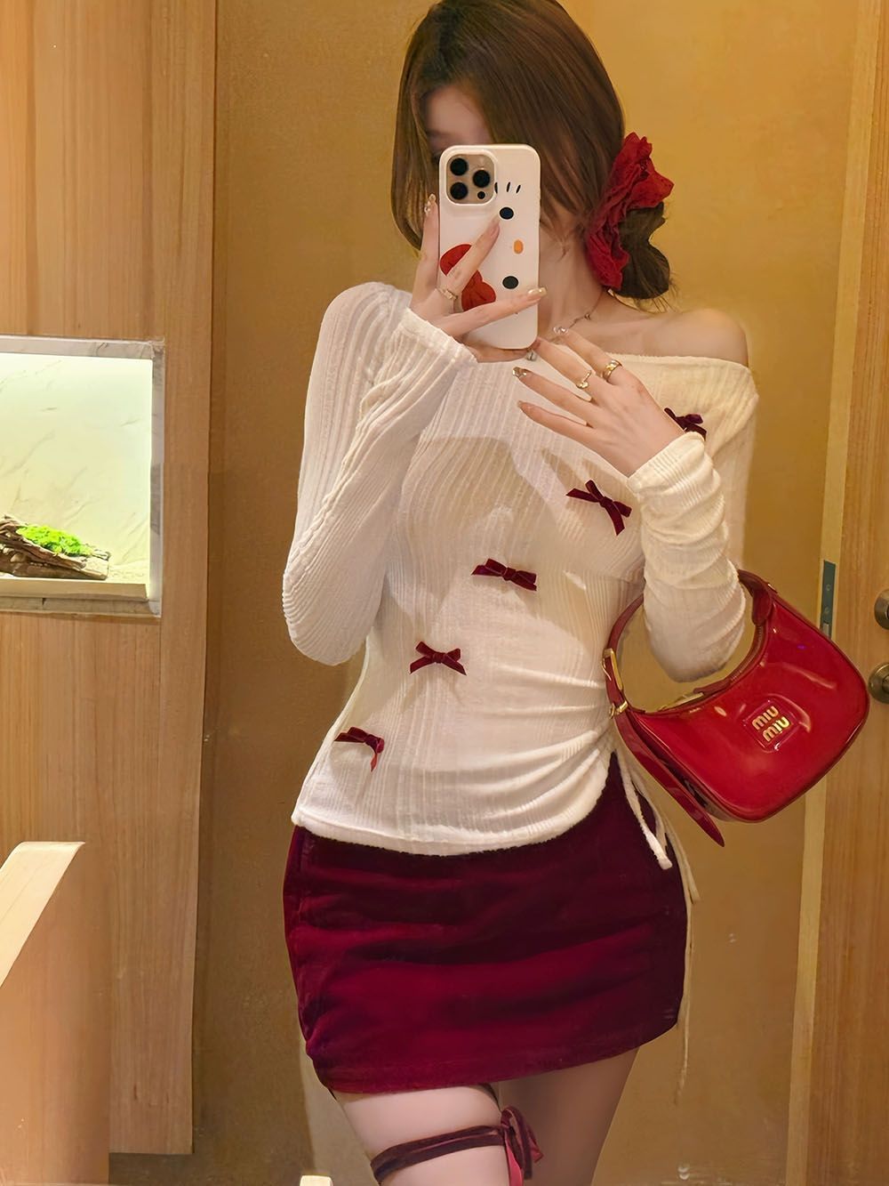 White water women velvet bows off-shoulder one-length collar bottoming shirt for women in autumn and winter waist-hugging to make them look slim and warm long-sleeved top