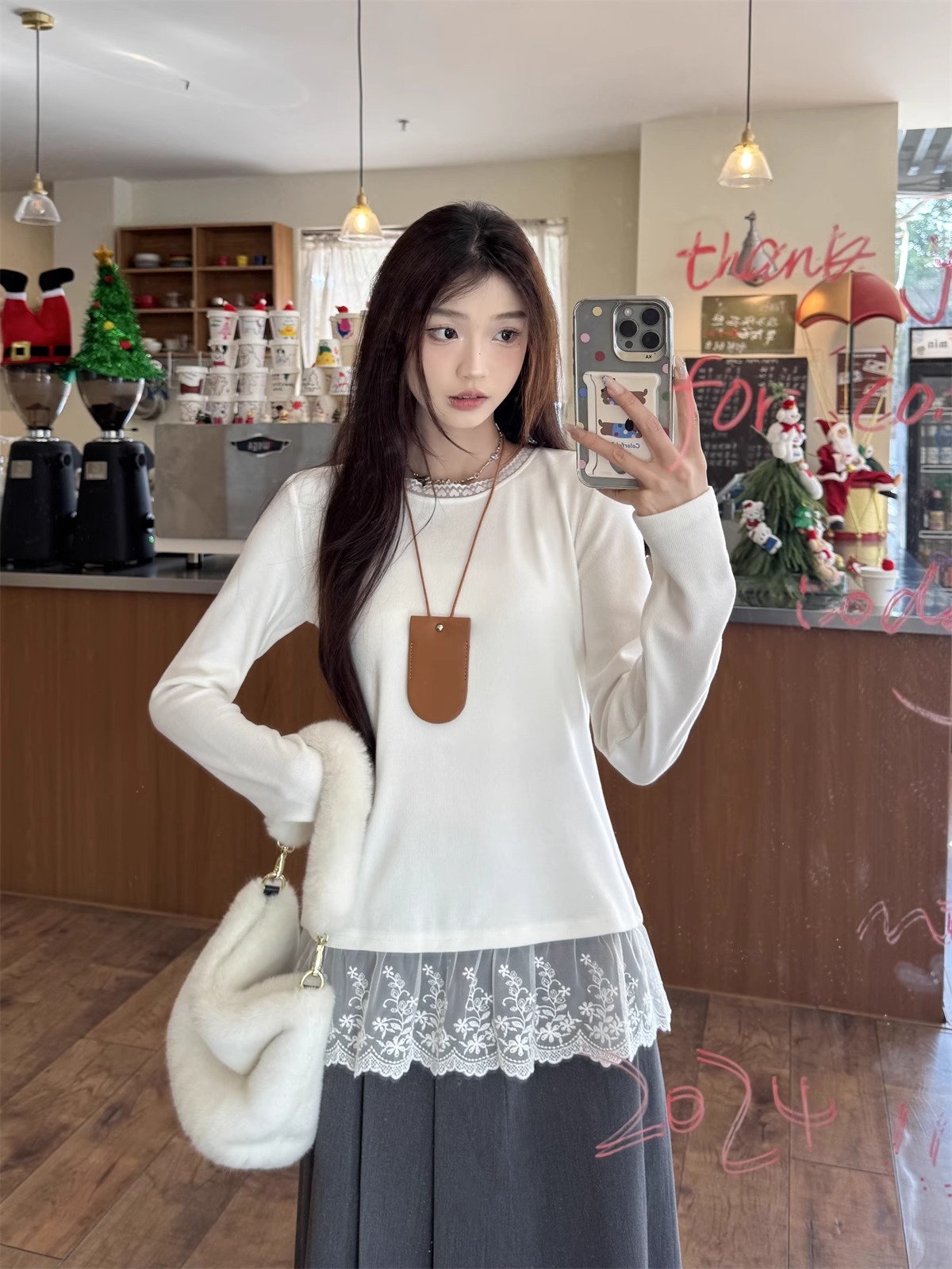 Threaded German velvet ~~Lace fake two-piece inner bottom shirt for women's autumn and winter new slim long-sleeved T-shirt round neck top