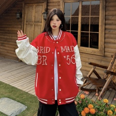 Real-shot American-style trendy heavyweight beaded baseball jacket coat—spring-inspired preppy couple's casual jacket top