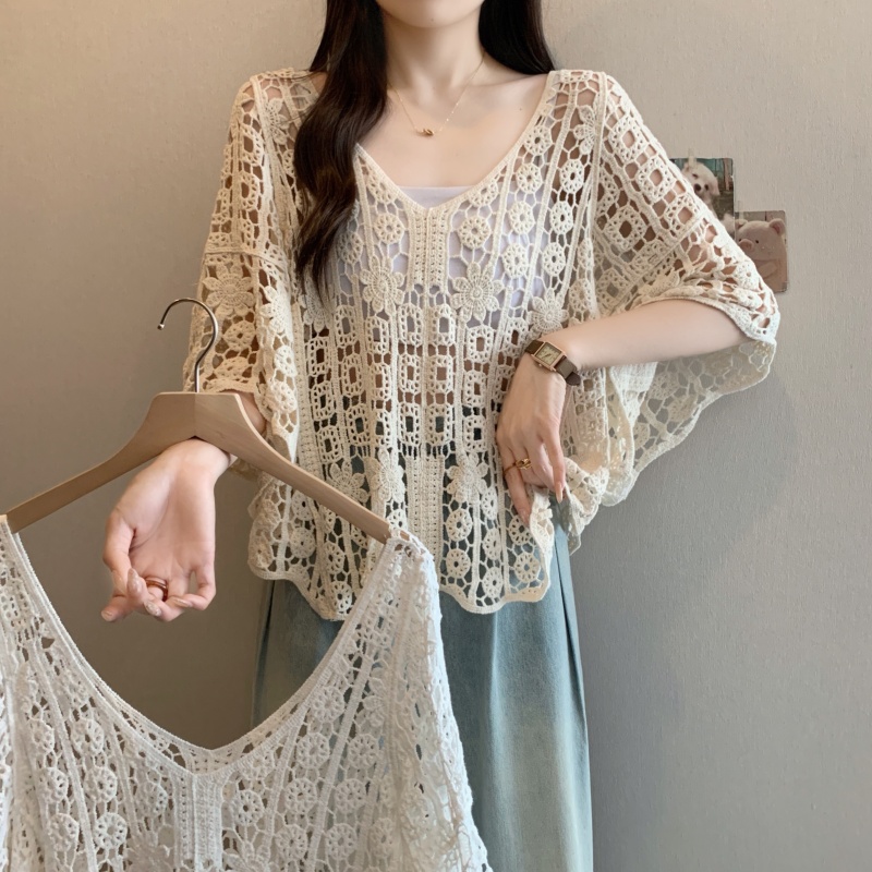 Real shot-2025 large-size women's summer new style fat girl fashionable age-reducing lace hook and hollow versatile blouse