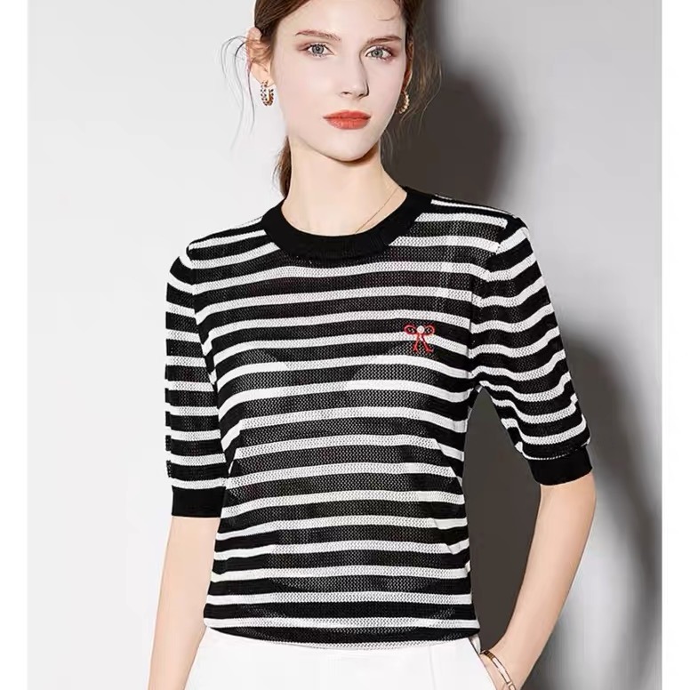 Light luxury and fragrant style contrasting striped embroidered sweater top for women in summer loose round neck versatile short-sleeved T-shirt
