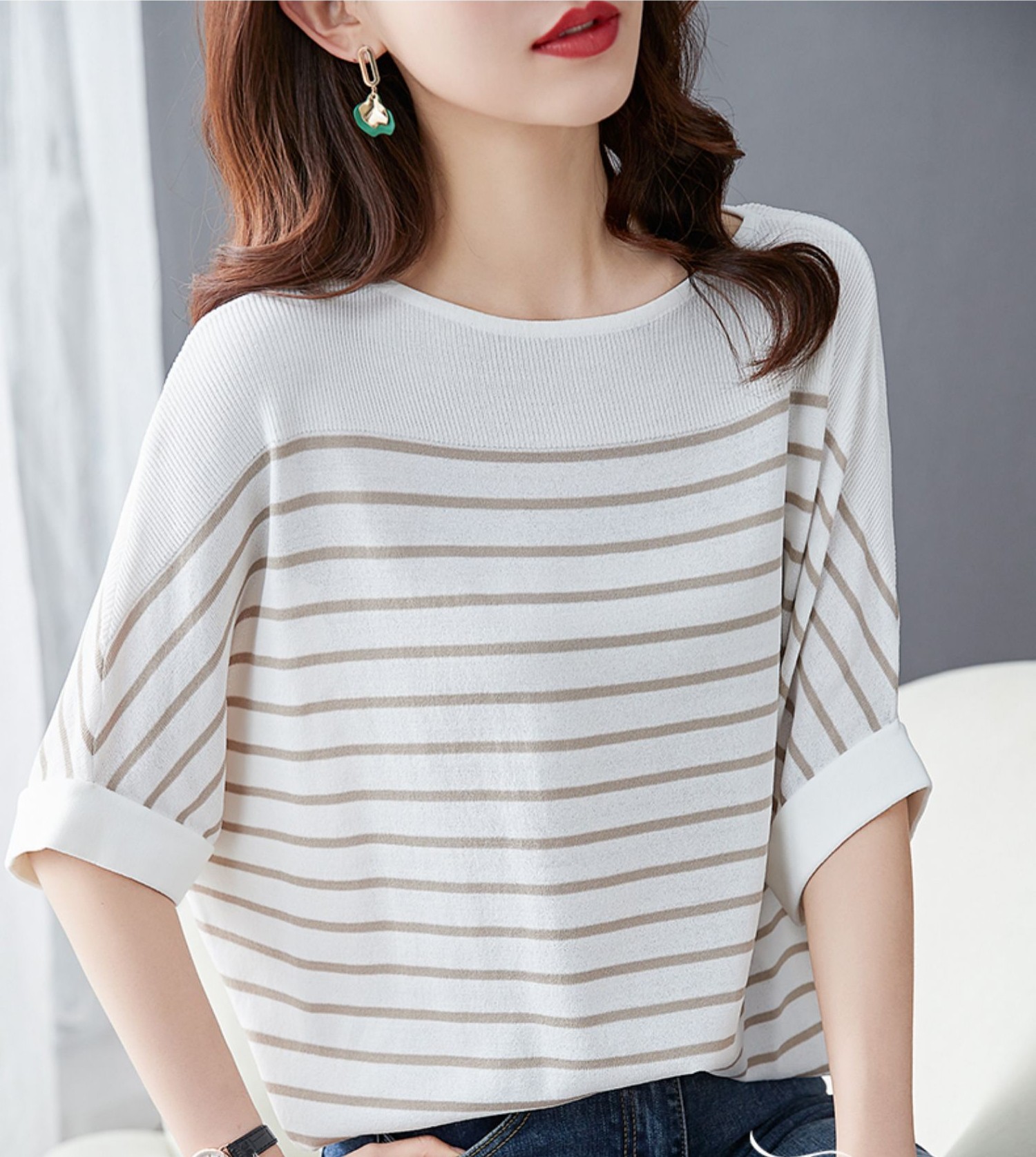 One-length ice silk short-sleeved sweater 2025 women's summer new versatile loose striped bat sleeve pullover top