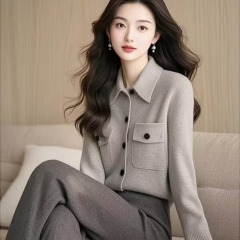 Korean double pocket lapel gray sweater cardigan women's 2025 spring and summer light-climbing style knitted jacket top