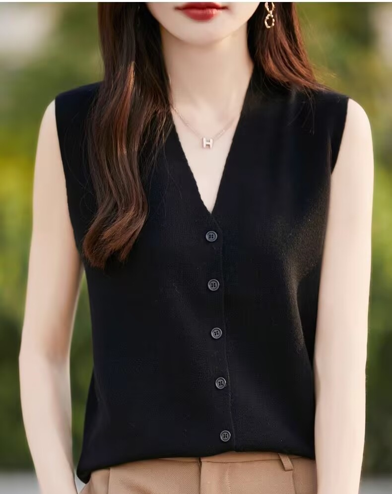 French thin wool knitted vest cardigan for women in summer new V-neck inside and outside wearing sleeveless suspender vest T-shirt top