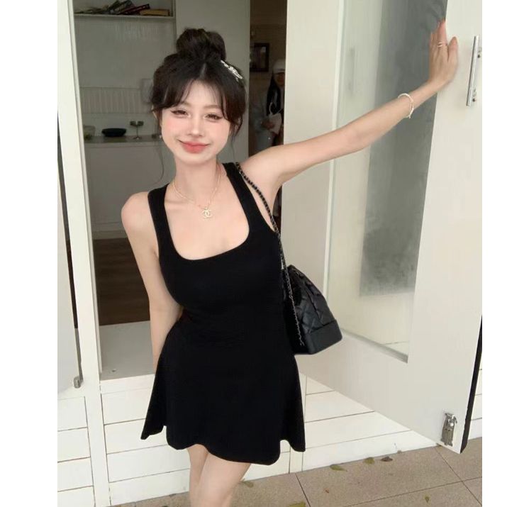 High-end waist-hugging and slimming A-line skirt sweet and cool design high-end dress for women in spring and summer pure sexy hip-packing skirt