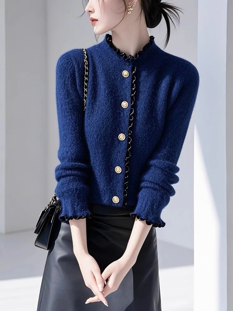 Blue sweater for women in winter, super high-end style, temperament, unique and beautiful, small fragrant style, knitted top