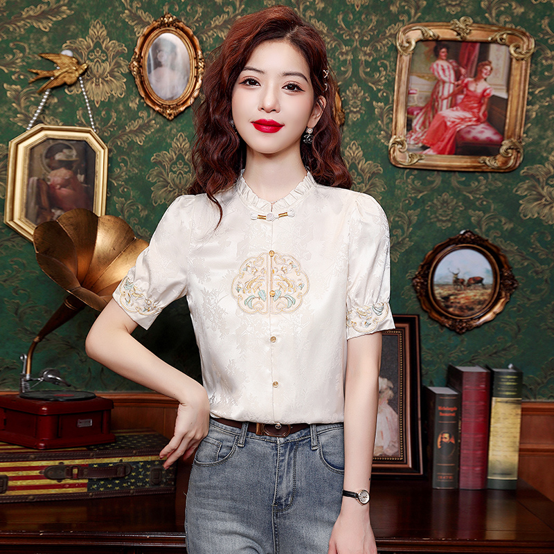 Real shot of new Chinese stand-up collar embroidered shirt for women 2025 new Chinese style high-end style loose button top