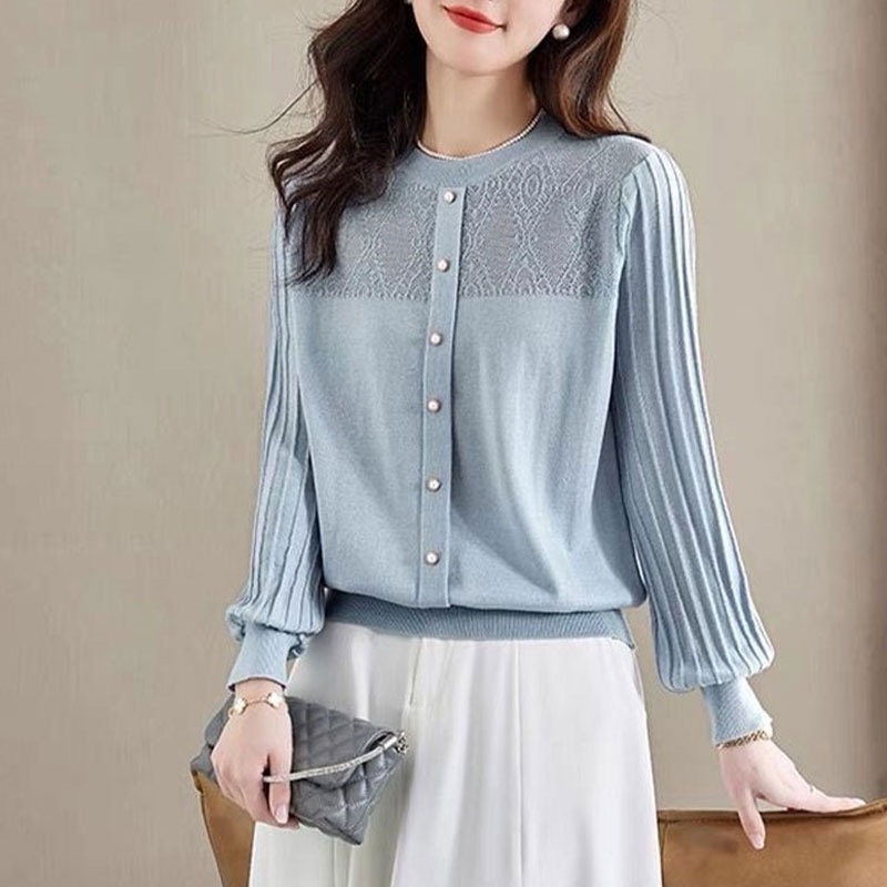 Long-sleeved, fashionable age-reducing knitted top for women in 2025 Spring and Autumn New Loose Slim and versatile Pullover Base Shine