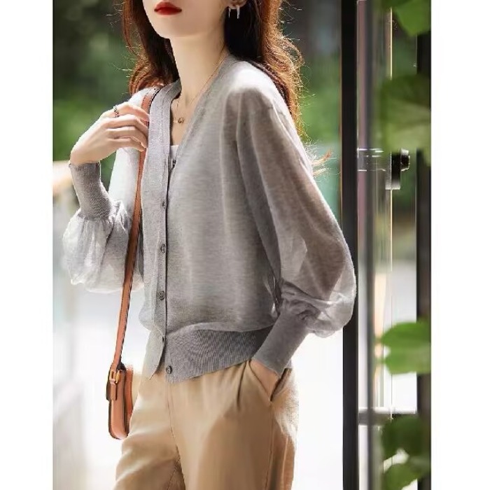 Women's new style exterior 2025 spring new color light and breathable V-neck long-sleeved Korean style temperament sweater cardigan