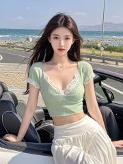 Short-sleeved T-shirt for women 2025 new summer design unique beautiful lace spliced ​​short top