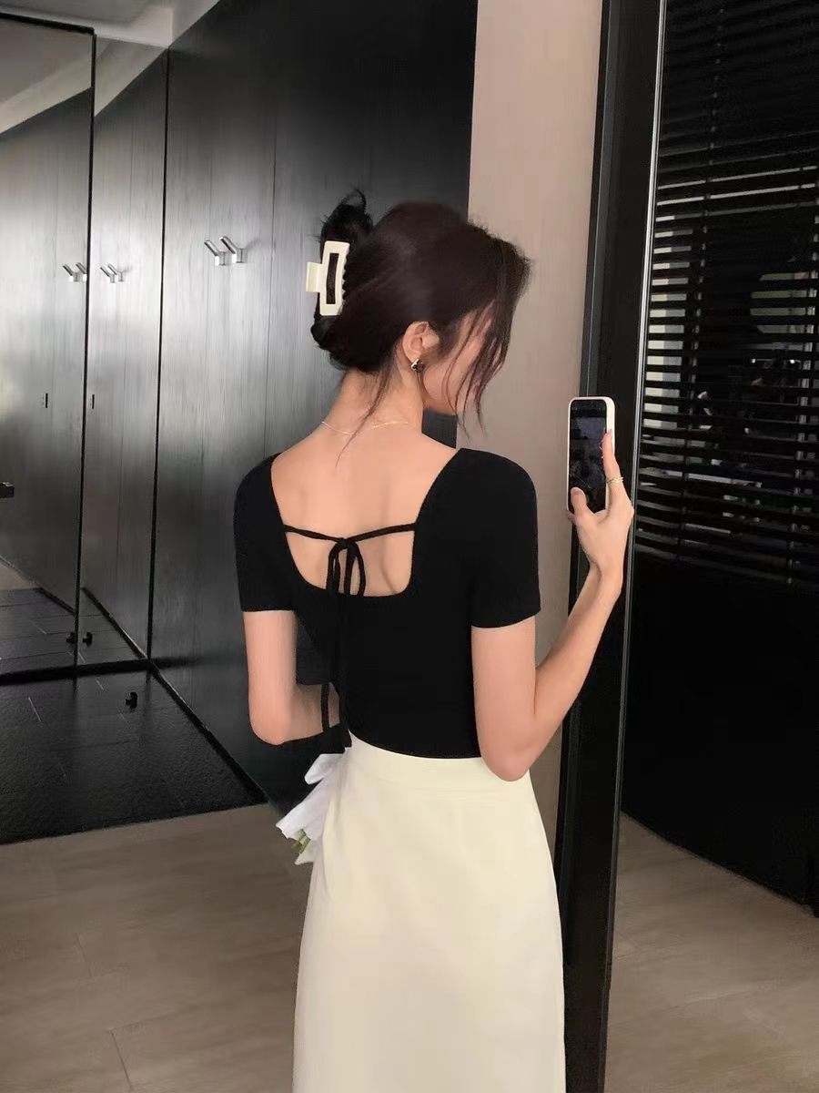 Shipped Baiyun Sweet U-neck Lace-up Knitted T-shirt for women's summer thin backless slim short-sleeved collarbone top