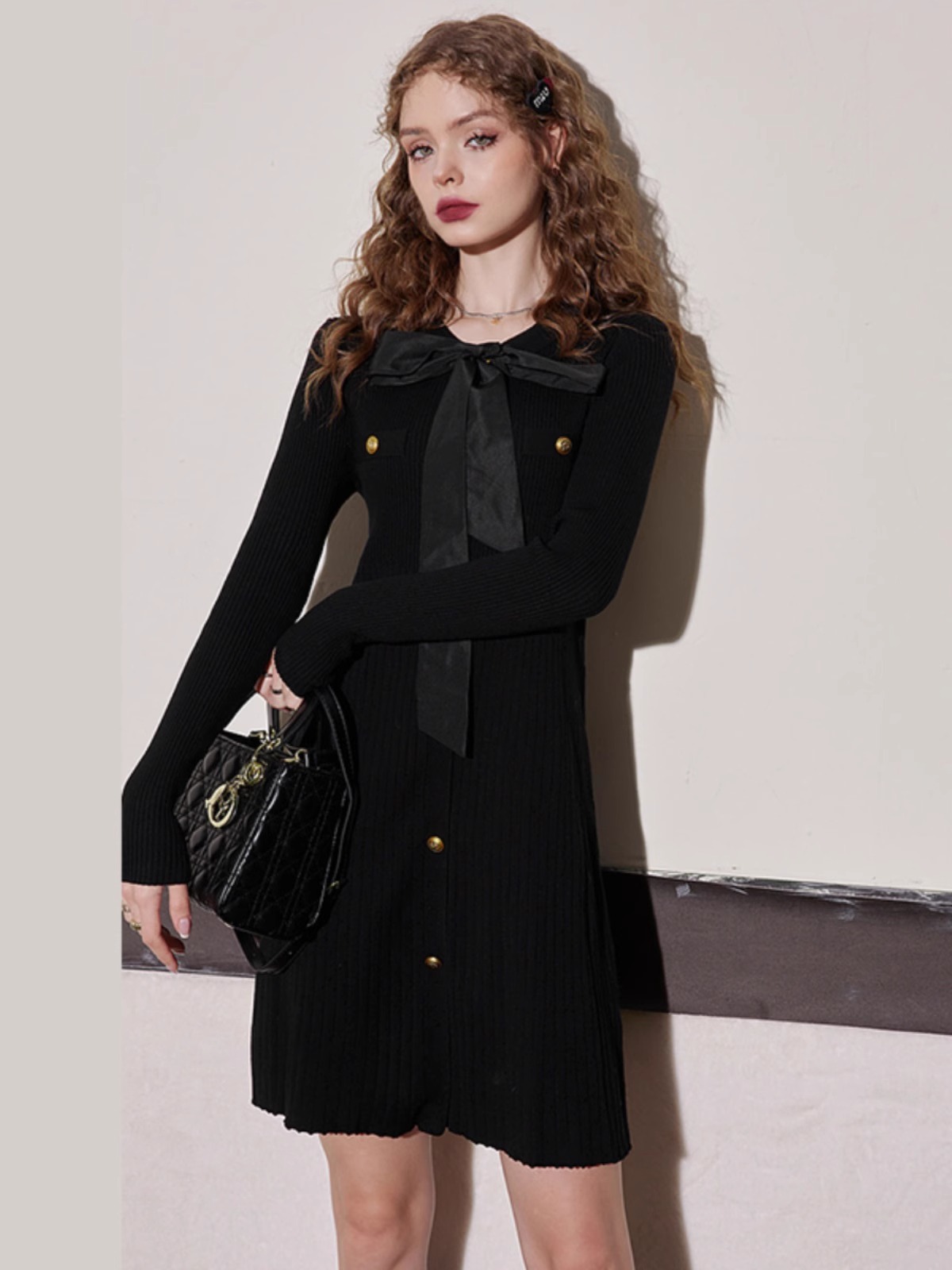Fairy black knitted long-sleeved dress for women 2025 early spring new slim fit and slim temperament small black skirt