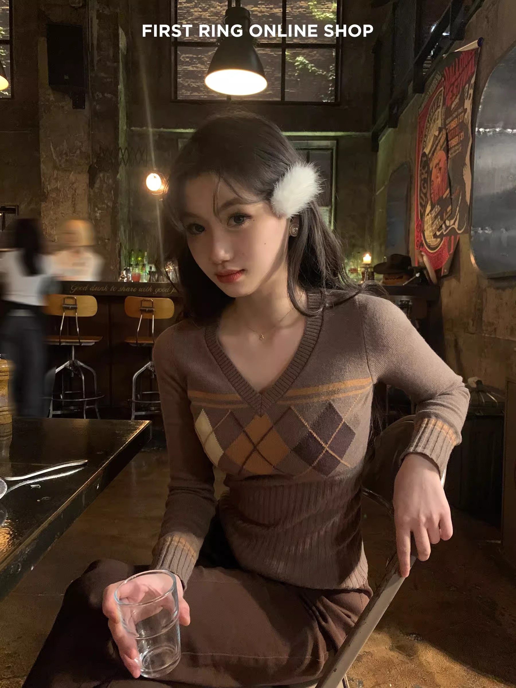 First Ring V-neck diamond slim sweater for women contrasting color autumn and winter base retro sweater