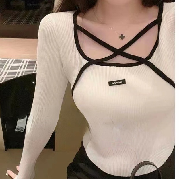 Fashionable and fashionable short low-neck top design niche sweater knitted base shirt for women
