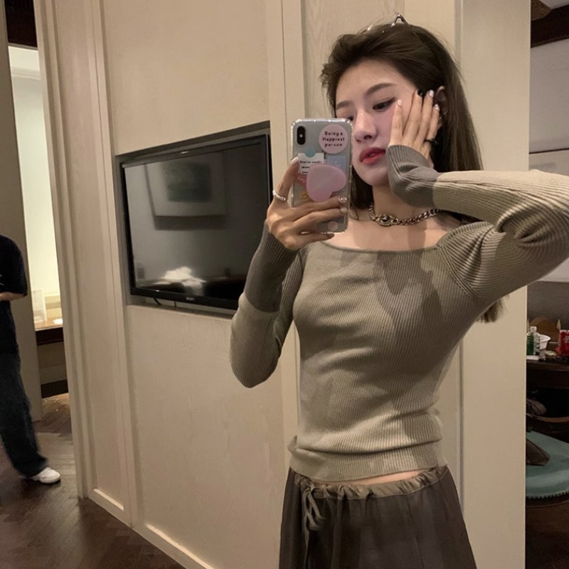 French clavicle square collar sweater for women in autumn and winter fashionable inner matching color close-fitting base shirt unique high-end sweater