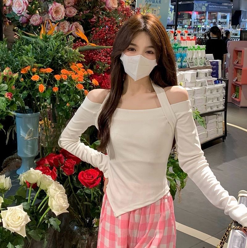 Hot girl black halter neck one-shoulder top for women in autumn and winter new irregular short slim sweet and spicy long-sleeved T-shirt