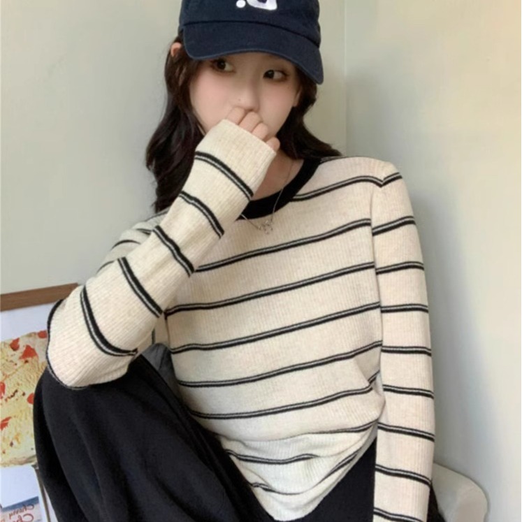 Long-sleeved knitted sweater T-shirt for women in autumn design and fashionable inner bottoming shirt top