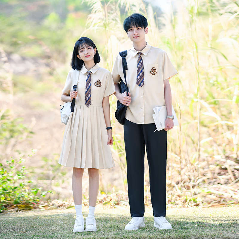 Real photos have been shipped. Couple suits are short-sleeved junior and senior high school sports meeting college style student class uniform custom suit