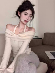 Pure halter neck sweater for women in autumn and winter sweater one-shoulder long-sleeved inner bottom shirt sexy off-shoulder short top