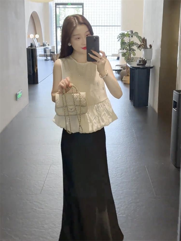 Xiaoxiangfeng hot diamond sleeveless vest shirt for women design sense spliced ​​sleeveless flower bud skirt slim short top summer