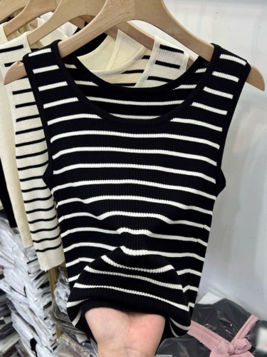 New Korean style fashionable simple round neck contrasting striped slim vest