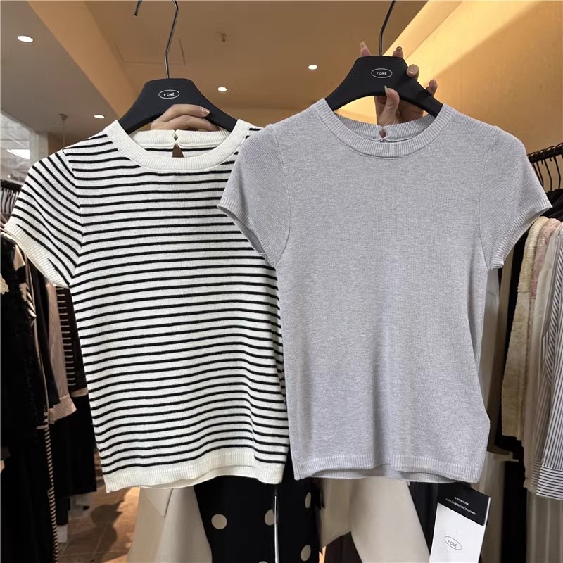 Chic back hollow bead round neck short-sleeved T-shirt for women's new fashionable and fashionable slim ice silk knitted sweater