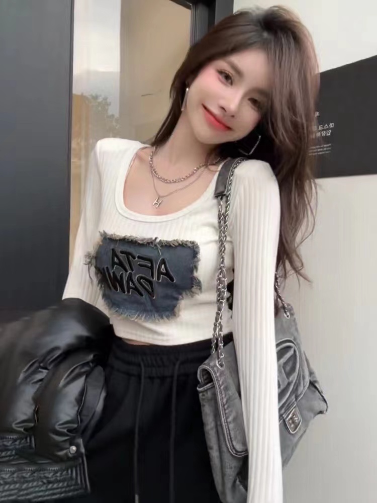 Hot girls slim and long-sleeved T-shirt design niche base shirt for women's autumn and winter new style short top