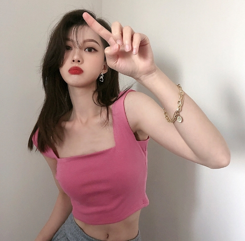 Has shipped hot girl pure desire wide shoulders and beautiful back vest small suspender slim fit outside wearing a base square collar short top