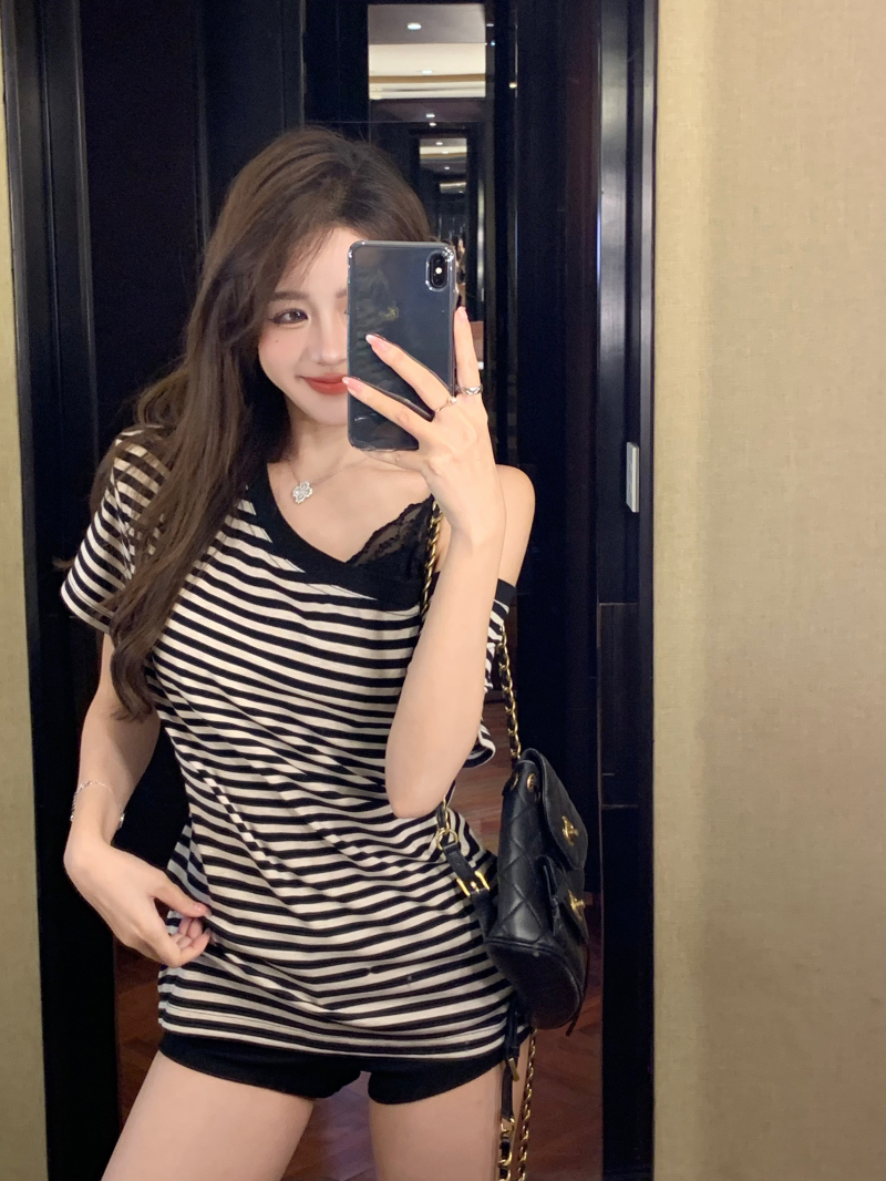 Shipped Striped Side Shoulder Short Sleeve T-shirt for Women in Summer Slim Inner Design Design Hot Girls Unique Base Top