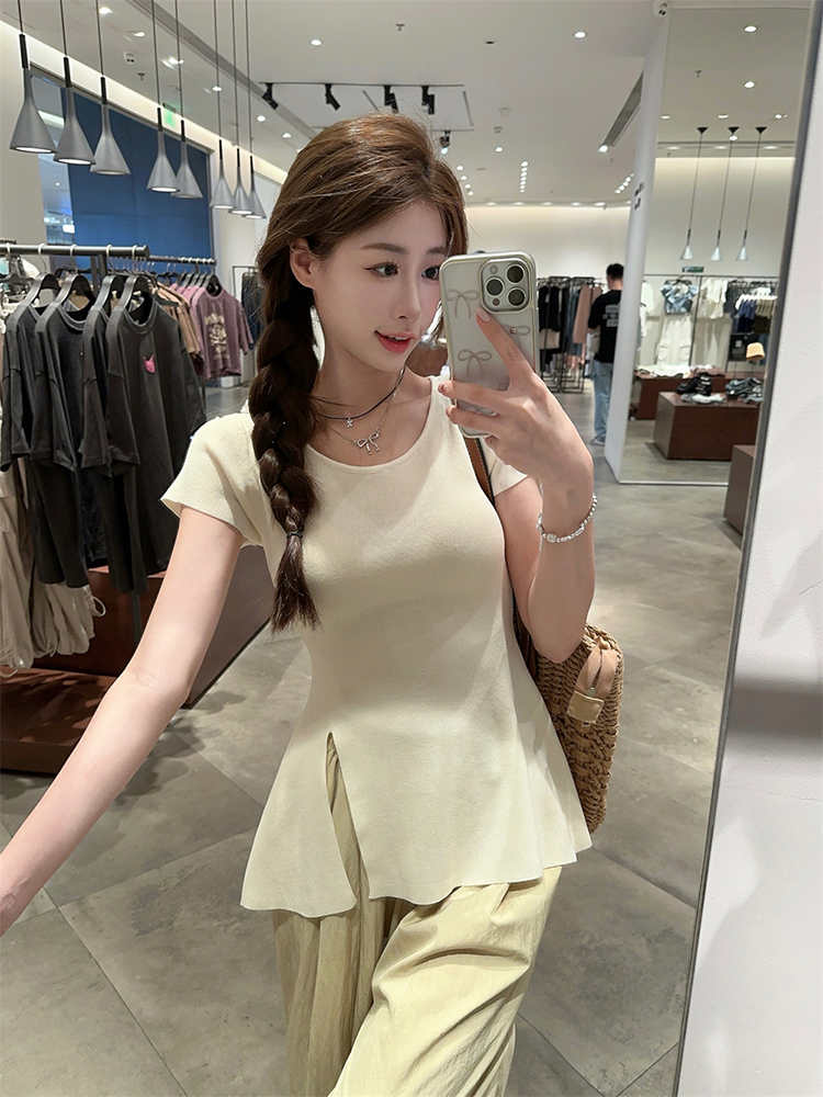 Shipped Pure style short-sleeved sweater for women with a slit waist and a unique temperament top