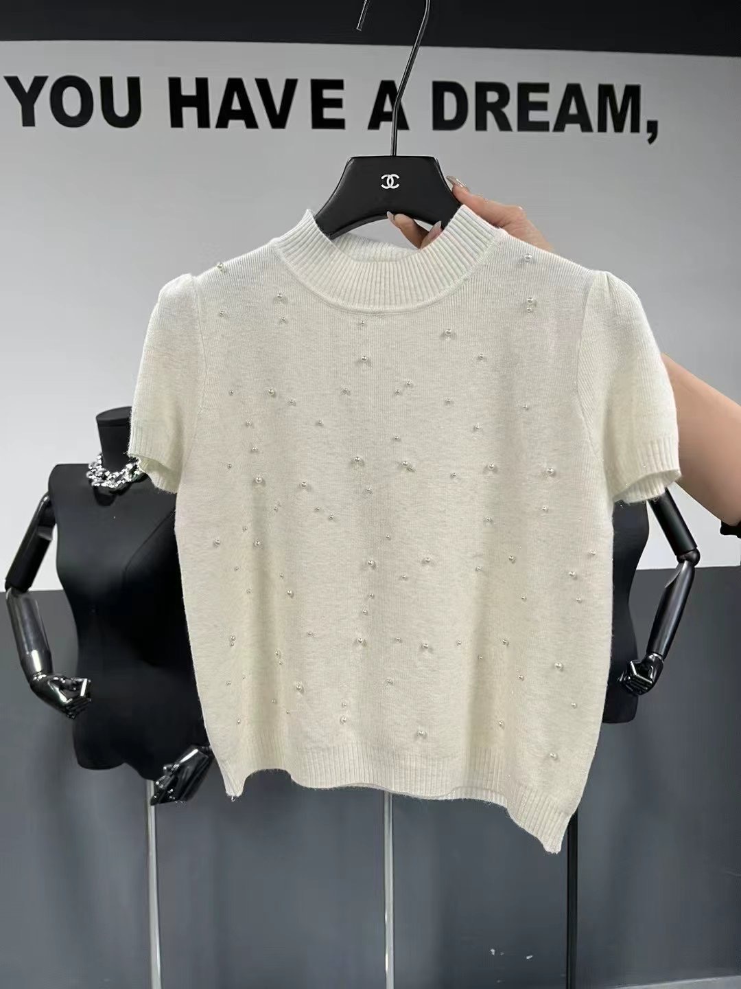 Puff short-sleeved beaded ice silk sweater for women 2025 summer casual and fashionable sweet hot girl short top
