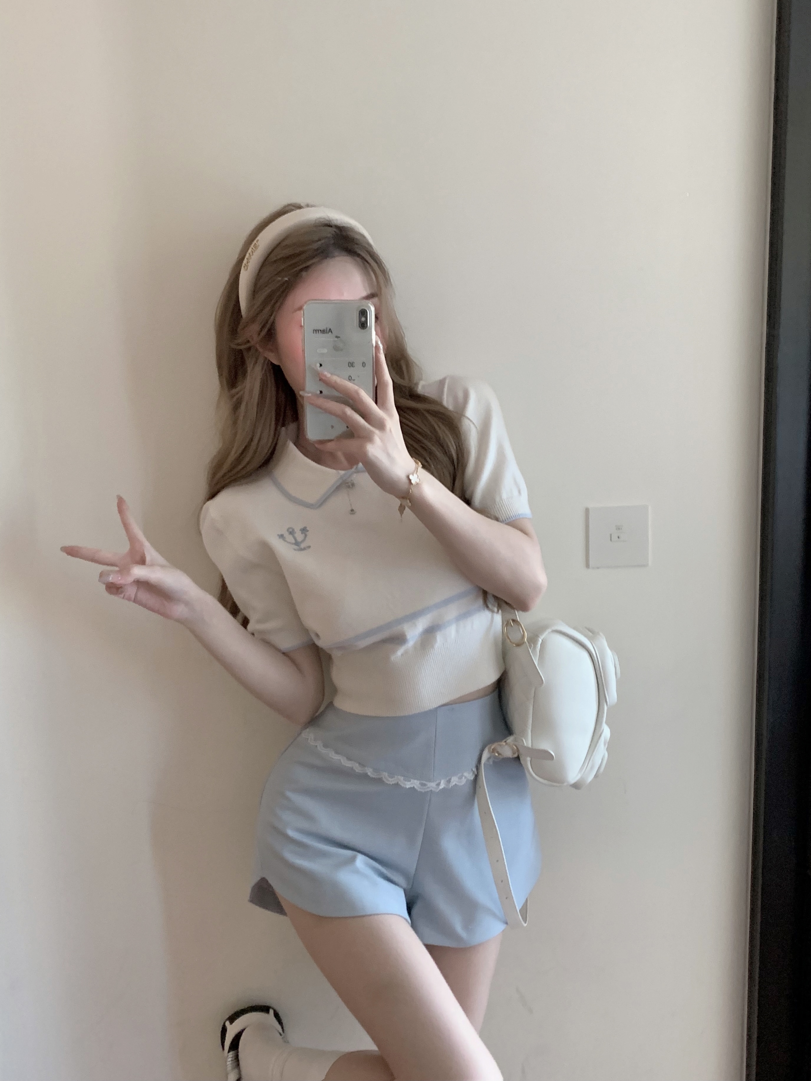Contrasting color embroidered polo neck short-sleeved sweater for women in spring new style waist-hugging slimming base shirt short gentle top