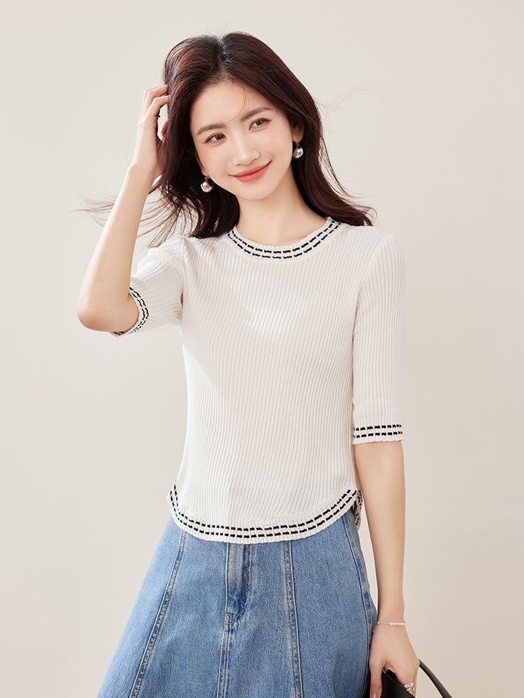 Real shot of new spring and summer ice silk sweater for women with small fragrance style contrasting color five-quarter sleeve slim half-sleeved short top
