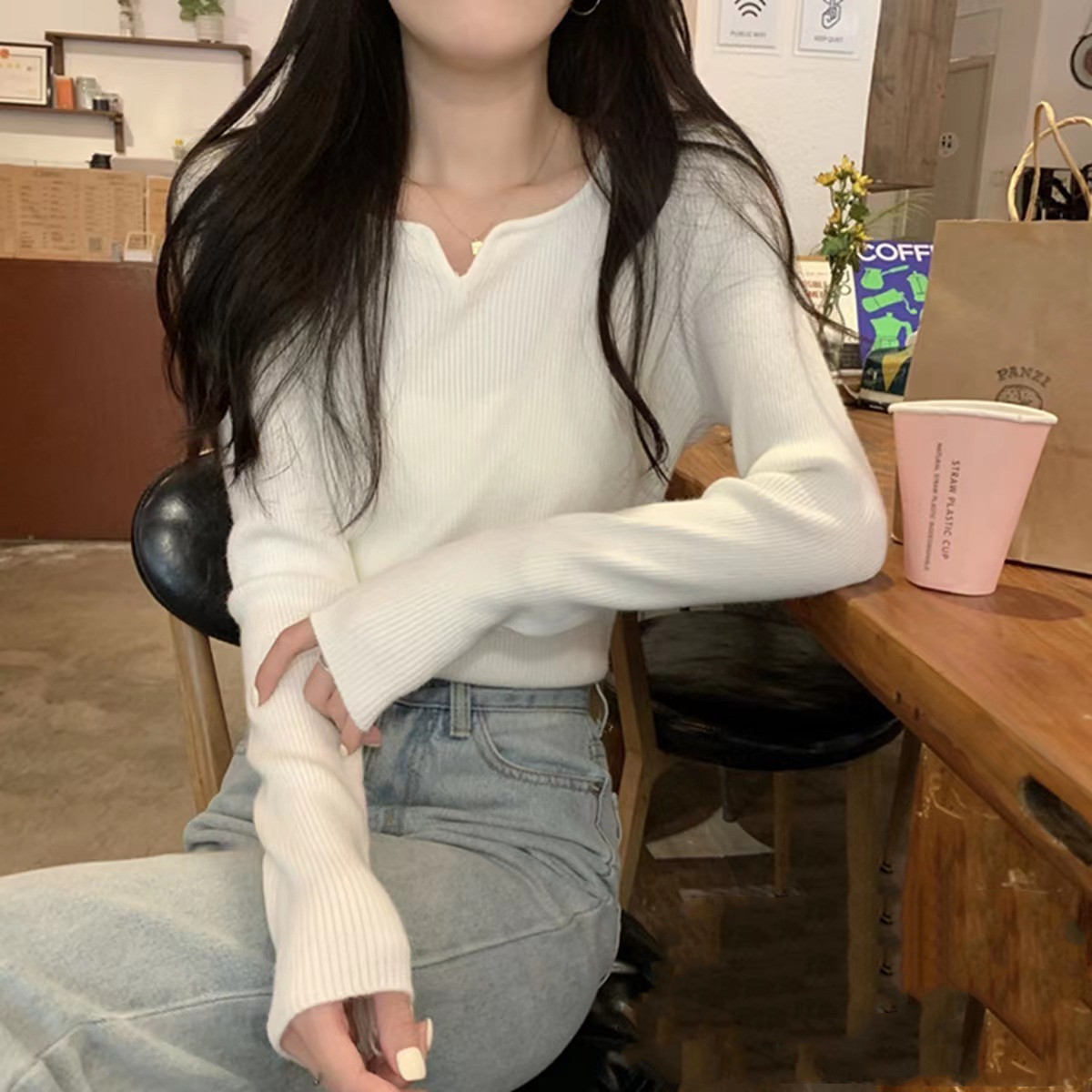 Soft and glutinous small v-neck pit strips inside French retro square neck temperament sweater niche knitted base shirt core yarn