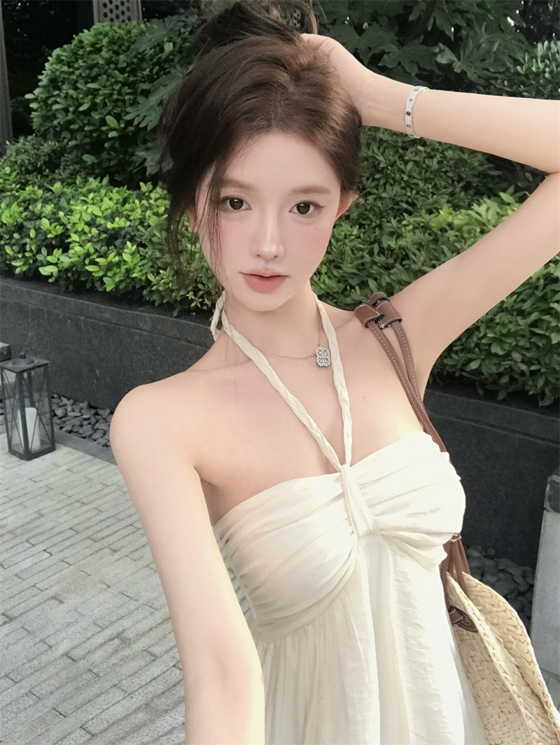 Real photos~ A must-have for traveling fairy-like flowing neck strapless vacation dress for women in summer French big sling skirt