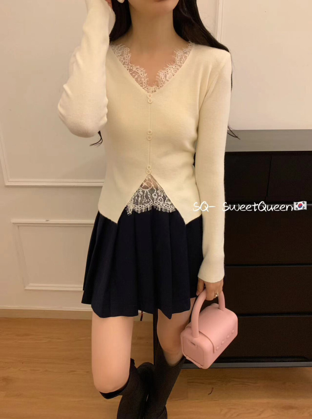 AS OFFICIAL 13-row early autumn new fashionable temperament and good eyelash lace splicing knitted sweater