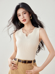 Real-life spring and summer new sleeveless sweater for women's base vest solid color short slim fit and half-open collar for women