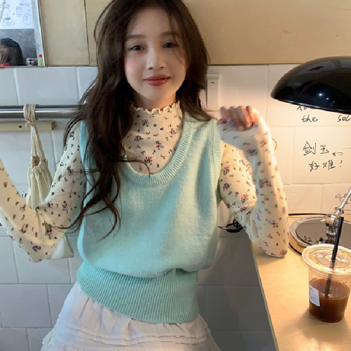 Shipped New Korean sweet layered knitted vest vest for women 2025 new college style exterior