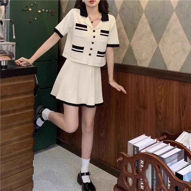 Shipped Short-sleeved top for women 2025 summer micro-fat mm high waist slim pleated skirt suit two-piece set