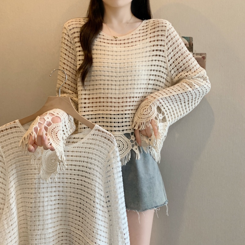 Real shot of 2025 large size women's new style fat girl fashionable slim design grid hollow hook flower outer blouse