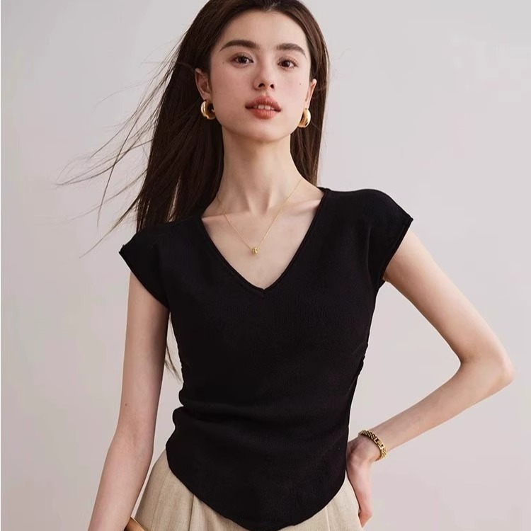 Has shipped waist knitted T-shirt 2025 summer design slim short-sleeved front shoulder small flying sleeve thin top