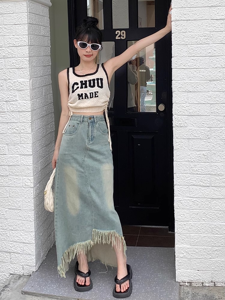 Tassel design high-waist denim skirt for women in summer 2025 new hip-packing style slim and small A-line skirt