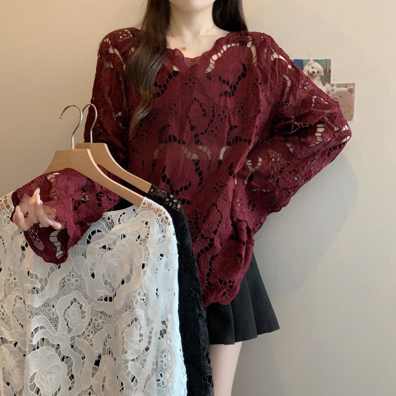 Real shot of 2025 large size women's new style fat girl fashionable and high-end slim lace hollow hook flower versatile blouse