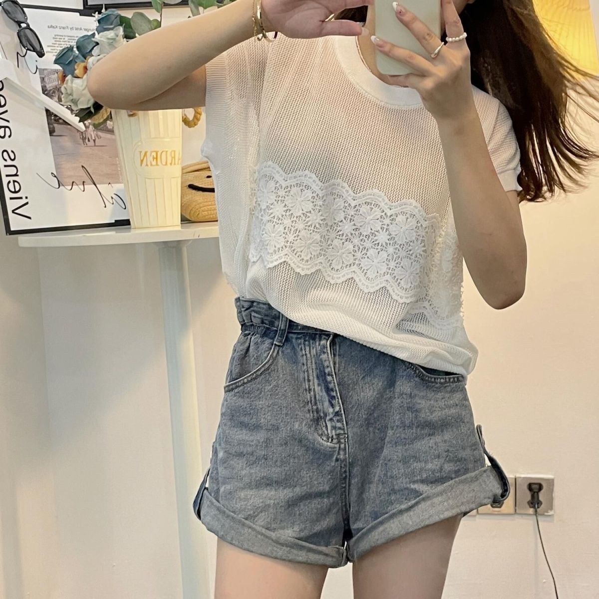 Shipped Hollow lace hook sweater for women's summer new solid color loose slimming sleeveless top