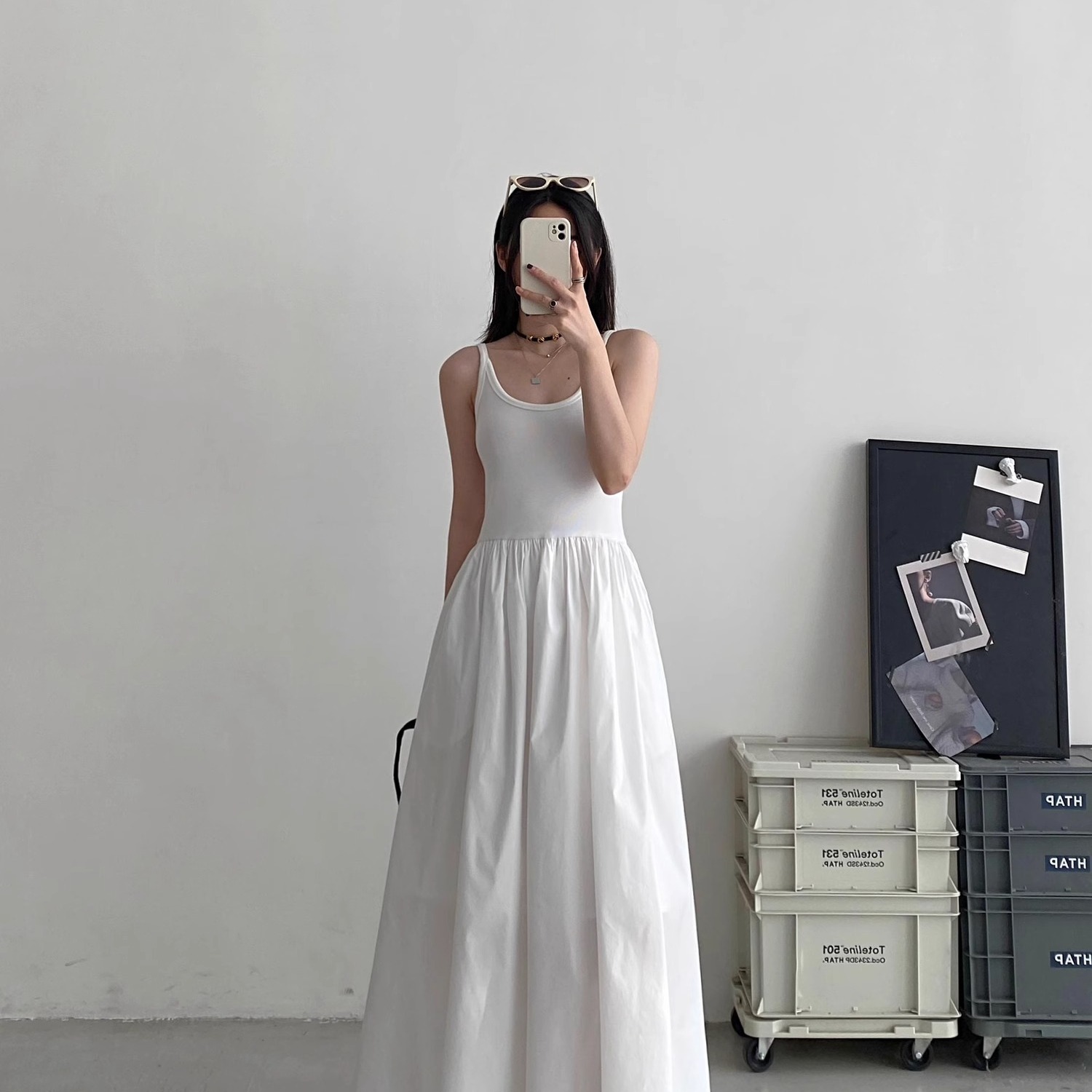 Shipped White knitted suspender dress for women with high-end temperament long skirt waist sleeveless vest skirt