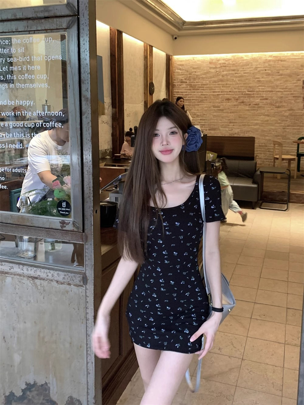 Shipped pure sweet girl floral short-sleeved knitted dress for women in summer sexy slim fit slim hip short skirt