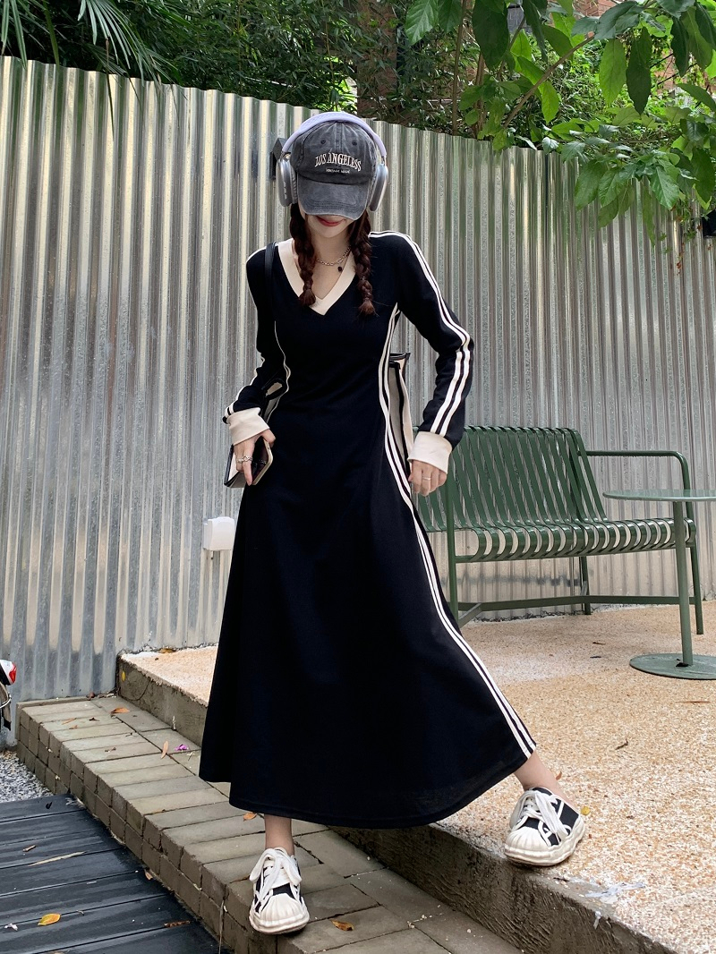 Shipped, waist-hugging, large size fat mm200 catties V-neck dress, black long over-knee long skirt for women