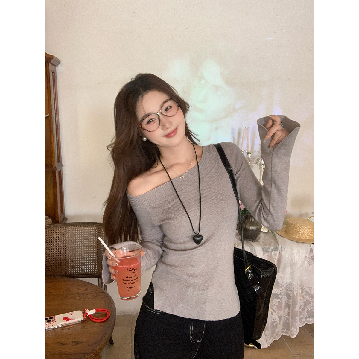 Shipped One-length-shoulder sweater for women 2025 spring new slim long-sleeved hot girl temperament top