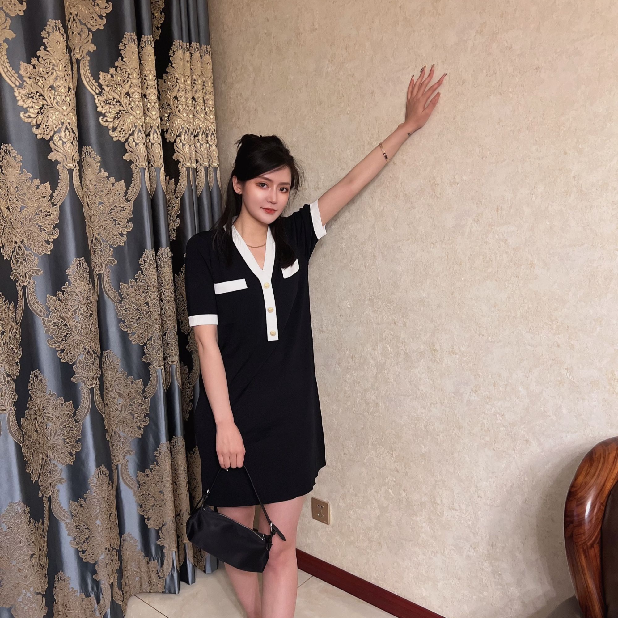 Shipped 2025 summer new fashionable small fragrance black dress H-shaped commuter knitted small black dress for women