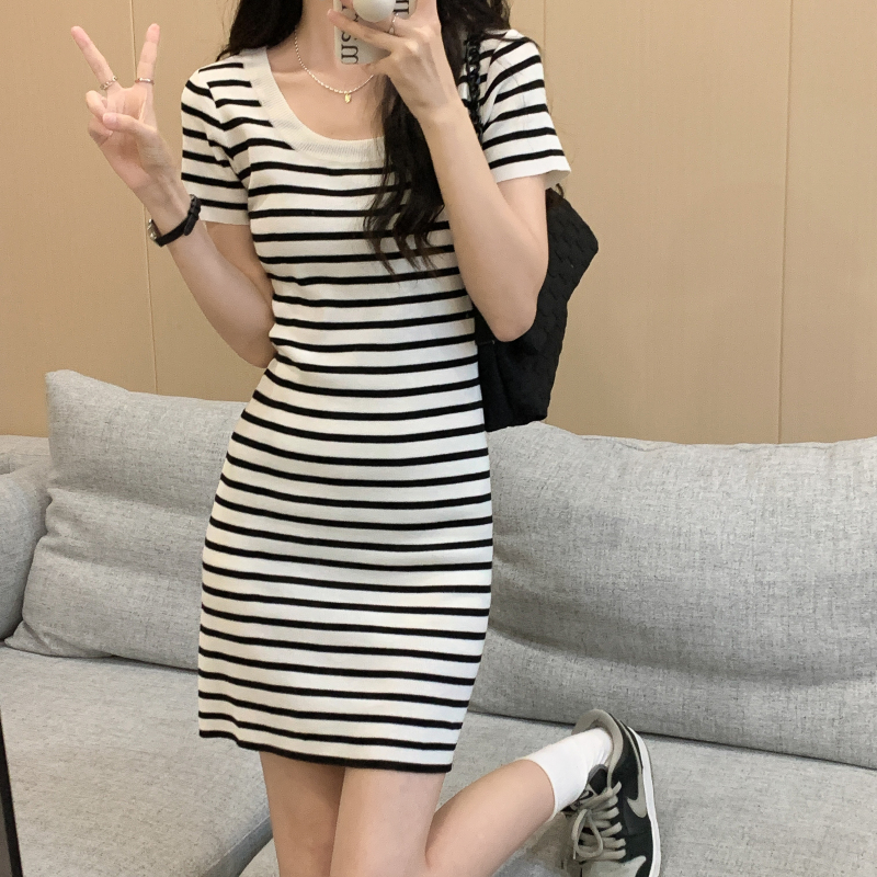 Shipped Short-sleeved ice silk knitted T-shirt dress for women 2025 new summer small hip-pack skirt